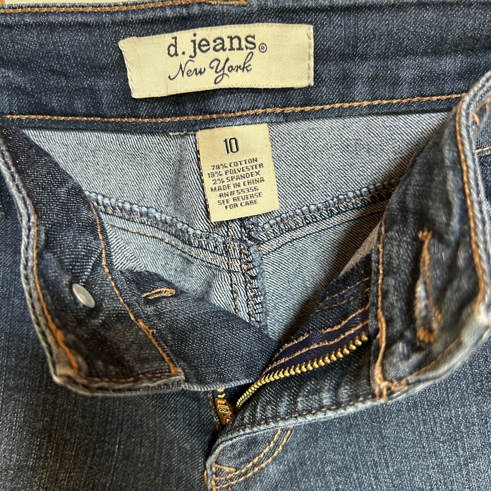 SUMMER - d. jeans New York cuffed Denim Shorts - Picture 2 of 5